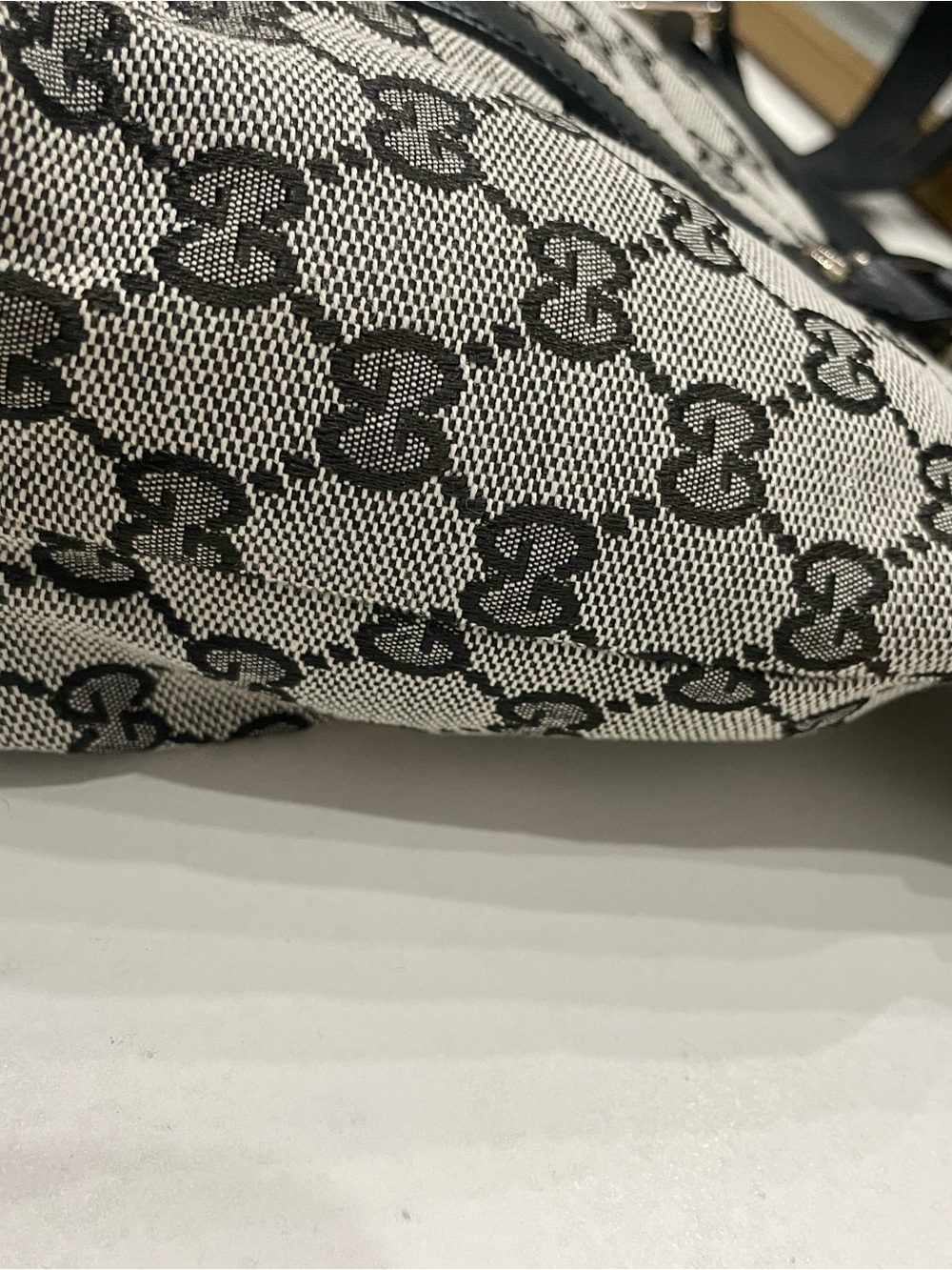 Gucci Black & Beige GG Canvas Tote Bag - Picture 8 of 16